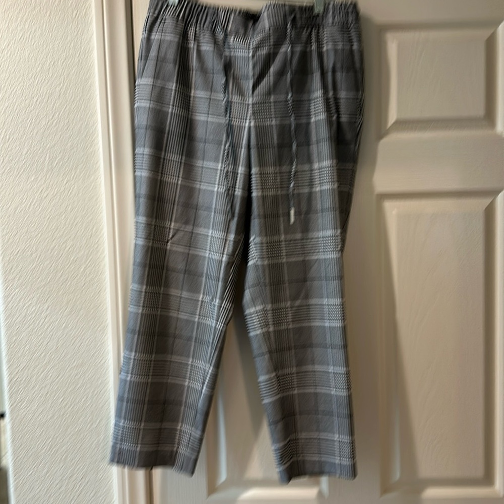 Banana Republic elastic waistband cropped pants, black, white&grey plaid pattern